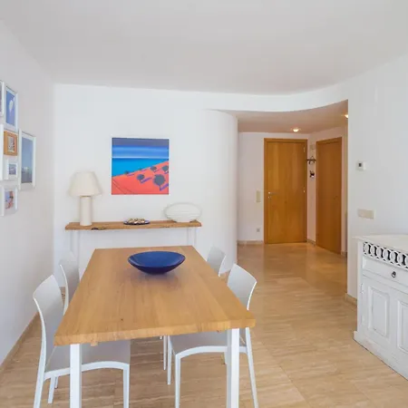 Apartment La Marina *